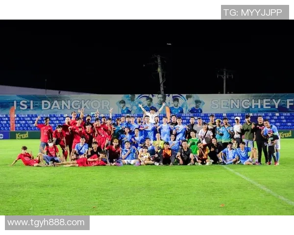 聚焦绿茵巨星赛前风采照展现运动激情与独特个人魅力 聚焦绿茵巨星赛前风采照展现运动激情与独特个人魅力